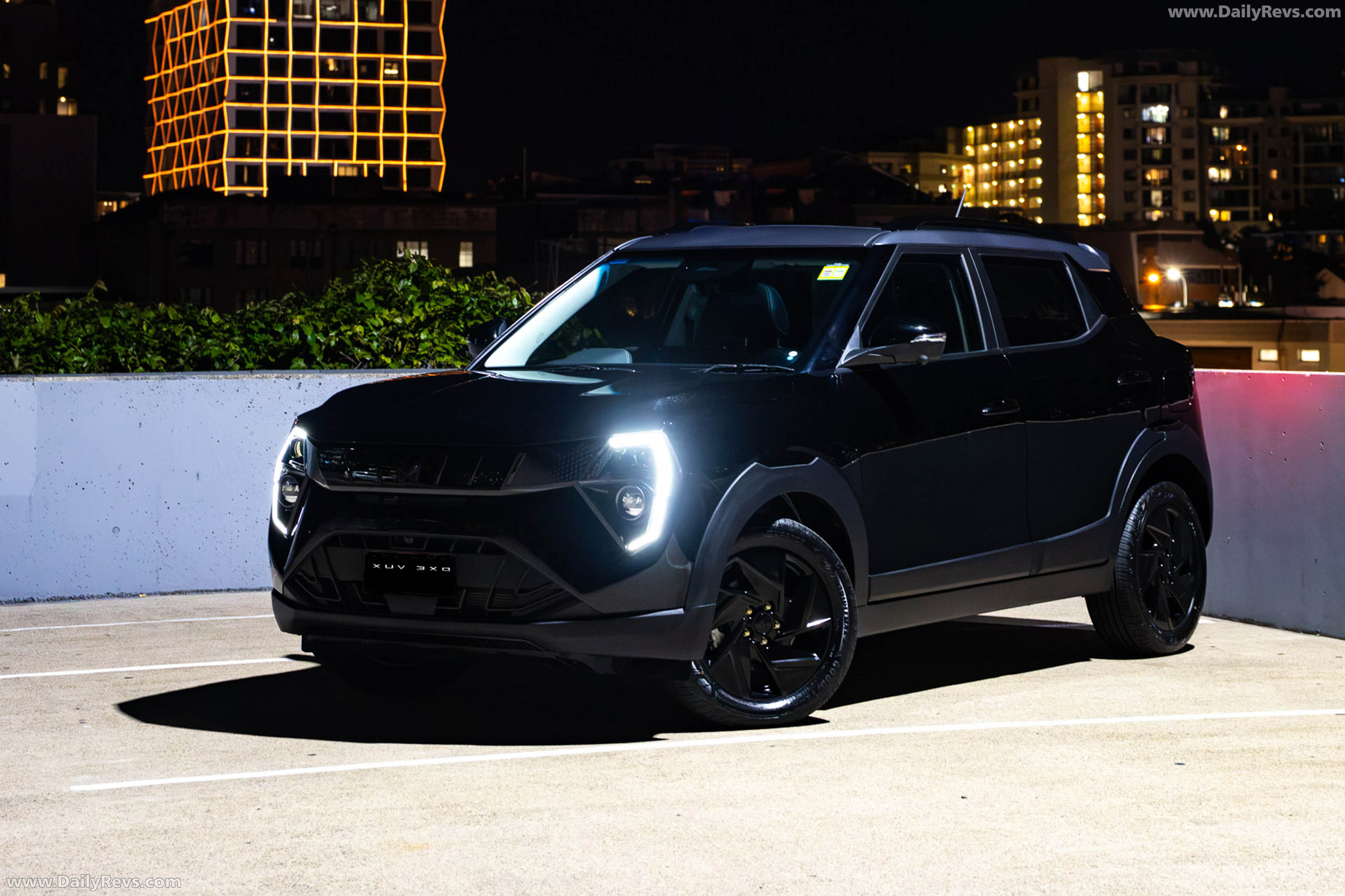 2026 Mahindra Motors XUV 3XO Black Anniversary Edition Front View